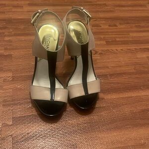 Michael Kors heels size 6